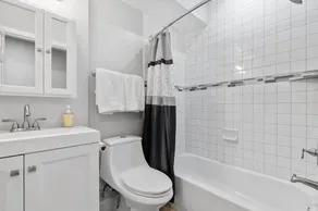Charm City Homestay in Washington Village - Image 5