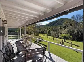 Cedar Tree Farmhouse in Cedar Brush Creek - Image 5