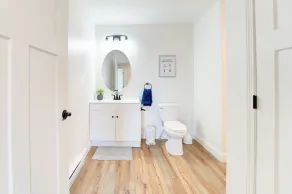 Rustic Charm Meets Modern Luxury: Stylish 2BR, 1BA Apartment - Image 2