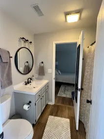 Beautifully Updated 3 BR Condo with Amazing Lake Views, Pool and Dock - Image 3