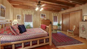 Spacious Cabin on 18 beautiful acres 20min from downtown. Spa services available - Image 3