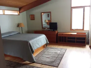 Private Suttons Bay Haus am Wasser mit WLAN, Central Air, in der Nähe von Traverse City - Image 2