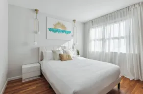 Luxury 3BR Home Game Room Free Parking - Image 5