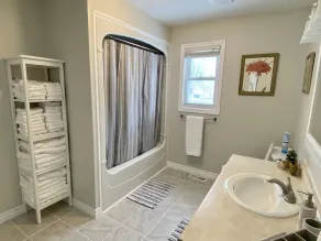 The House on the Coast of Bayfield - Cozy Retreat - Image 5
