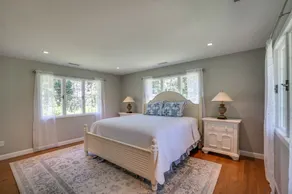 Lakehouse & Bungalow with beach access - Image 2