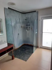Family sized beach house -  only 2 minutes walk to surf beach! - Image 4