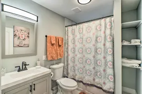 Remodeled Chicago Apartment < 9 Mi to Downtown - Image 3