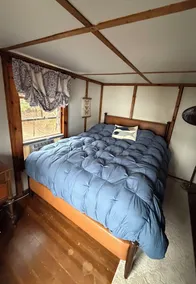 Lakefront Cottage with New HOT TUB. . Located only 20 minutes from Portland - Image 5