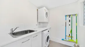 Allora 1 by Discover Stradbroke - Image 2