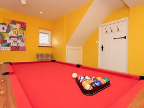 Luxurious Country House with Cinema Games Room - Pass the Keys - Image 4