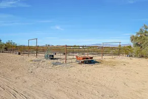 3 Bedroom 2 bath home in Wickenburg AZ with horse facilities and pool. - Image 3