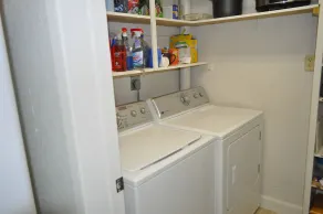 Bright and Airy Upstairs Condo in Beautiful Lakeside Community - Image 2