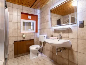 Beautiful holiday home in Fügen near ski area - Image 4