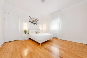 Spacious 3BR Luxe Escape near NYC - Image 5