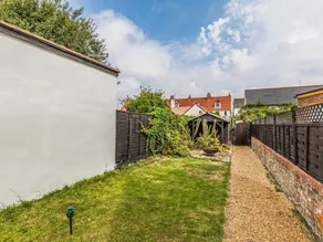 Delightful 2 Bed House a Stones Throw From Beach - Pass the Keys - Image 5