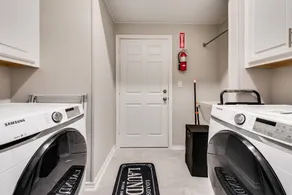 Entire home flat in Denton - Image 2
