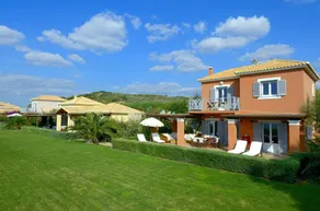 Villa with Sea View - Image 4