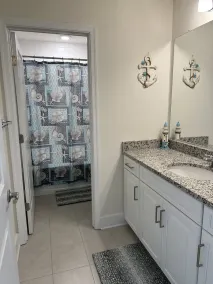 5BR home, pools & amenities, minutes to beach - Image 5