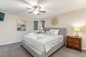 Beautiful home, quiet neighborhood w hot tub. Close to shopping, beach & trails. - Image 5