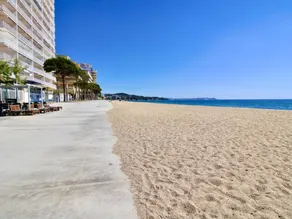 Apartment on the first sea line of Platja d'Aro - Image 4