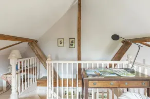 Spacious, light apartment sleeps up to four - Image 4