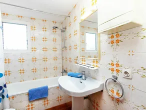 Cosy apartment for 6 people with WIFI, TV, terrace and pets allowed - Image 3