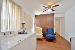 Charming 3 Bedroom house with detached garage. - Image 2