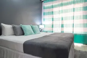 Sweet Kensville: Elegant King Suite in New Kingston - Image 5