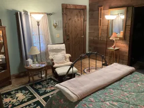 100 year old Restored Cottage with modern comforts near Milledgeville Ga. & Lake - Image 2