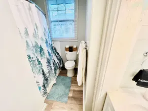Stylish 3BR Home Sleeps 8 w/ Grill – Near CrossPlex & Downtown - Image 5