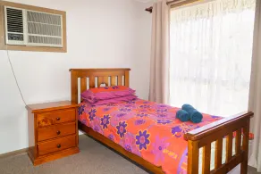 COZY LOVELY LITTLE HOUSE IN WERRIBEE - Image 5