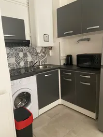 Beautiful F2 is completely renovated and fully equipped - Image 5