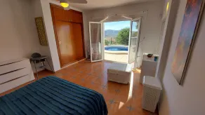 Charming villa with tranquil setting, great views and affordable stay - Image 5