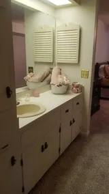 Great for vacationers or travelers needing extended stay - Image 3