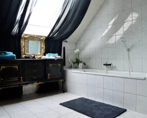 Apartment-Comfort-Ensuite with Bath-Balcony - Image 3