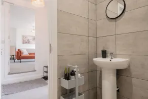 Cosy 1BD in Malvern With Stunning Views! - Image 2
