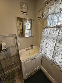 Next to Downtown Greensboro Bungalow Rooms - Image 4