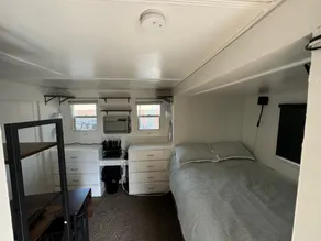 Midtown Charm: 1BR Urban Pad - Image 4