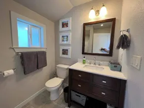 The Midtown Cottage- w/ Private Entrance and Views - Image 2