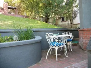 Charmant Guest House avec Loft Disponible - Image 5