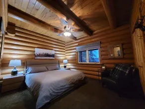 Family Oriented waterfront Log Cabin with hot tub - Image 5
