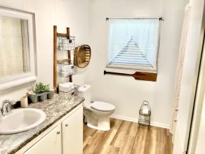 Hot Tub! - Eagle Creek Cottage - Near ETBU, Lake O' Pines, Jefferson & Longview! - Image 4