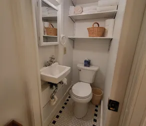 Aldine Bowman Suite STUNNING updated 2-bdrm w/lake views in the heart of CHQ! - Image 4