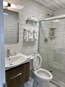 Renovated Amazing Waterfront Escape: Balcony, Paradise At A Great Price! - Image 2