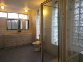 Happy & Spacious Home (nr hospital) @Garran - Image 3