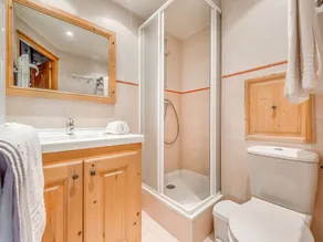 Chalet Gypaete - Chalet Traditionnel 90m2 - 5 chambres, 4 salles de bain, sauna MAE-5891 - Image 2