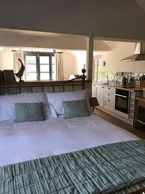 Stunning views over Wharfedale from spacious studio apartment. - Image 4