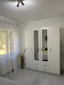 Cozy Countryside Apartment in Bristane - Image 4