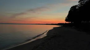 Tunnel of Trees Bluff Cottage med strand ved Michigan-søen - Image 5
