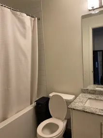 Luxurious 1DB Condo Minutes Away From The CN Tower - Image 3